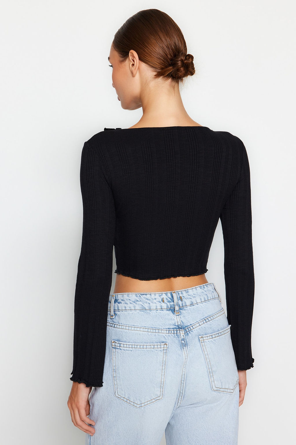 Trendyolmilla Siyah F?rf?r Detayl? Onden Baglamal? Fitilli Esnek Crop Orme Bluz TWOAW24BZ00109