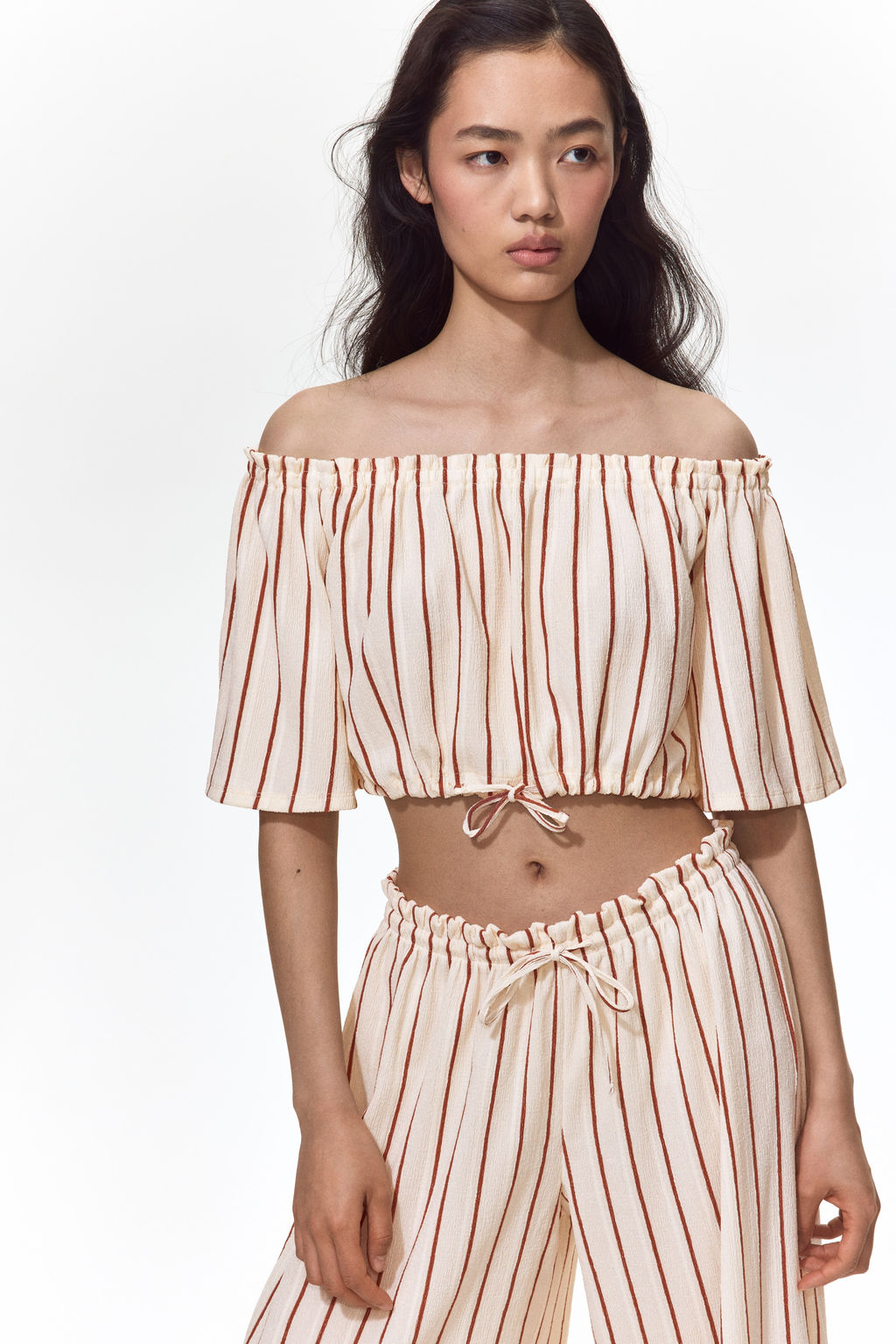 Top off-the-shoulder con efecto arrugado - H&m фото 7