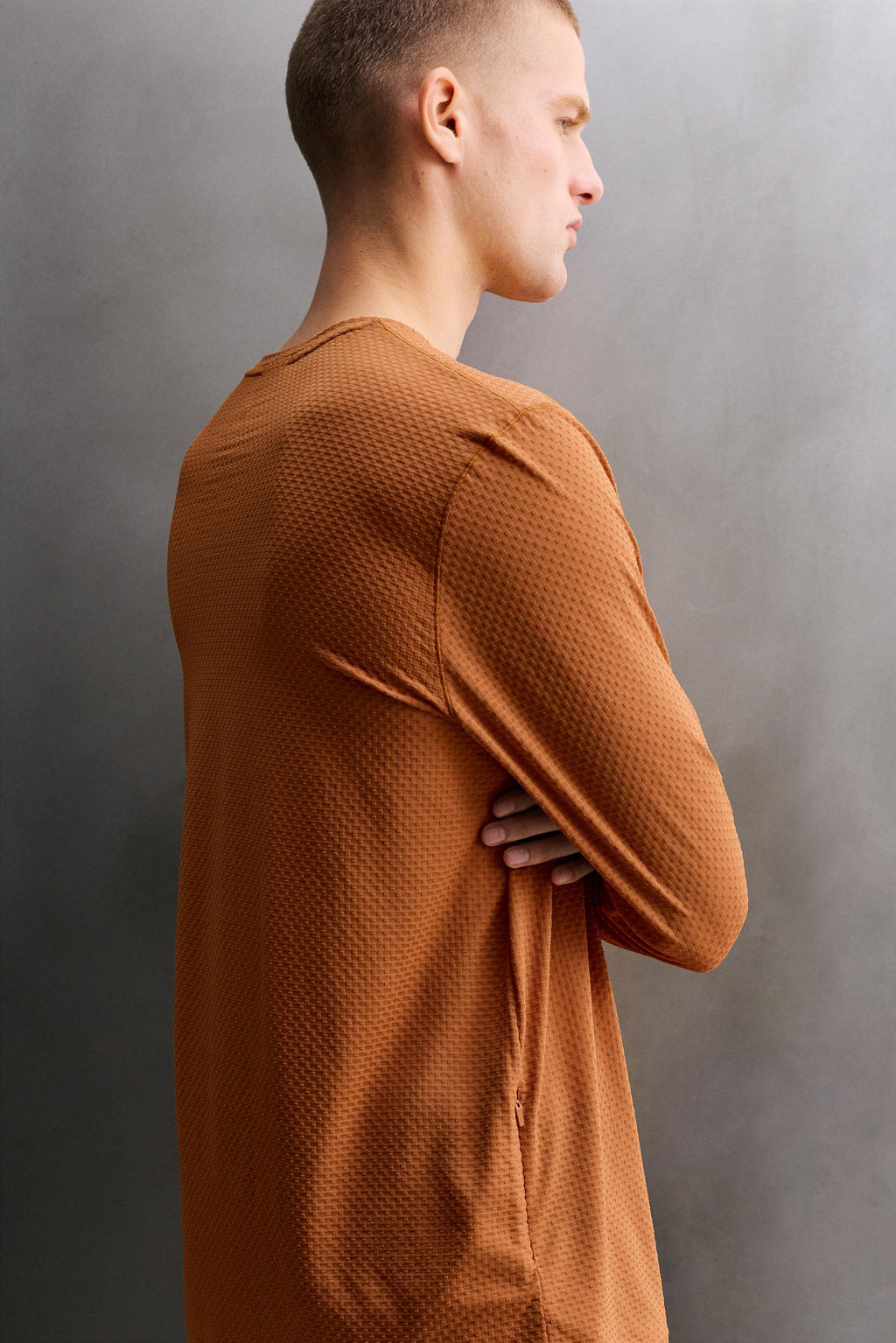 CAMISETA T?CNICA GRAVEL MANGA LARGA ESTRUCTURA / Ocre