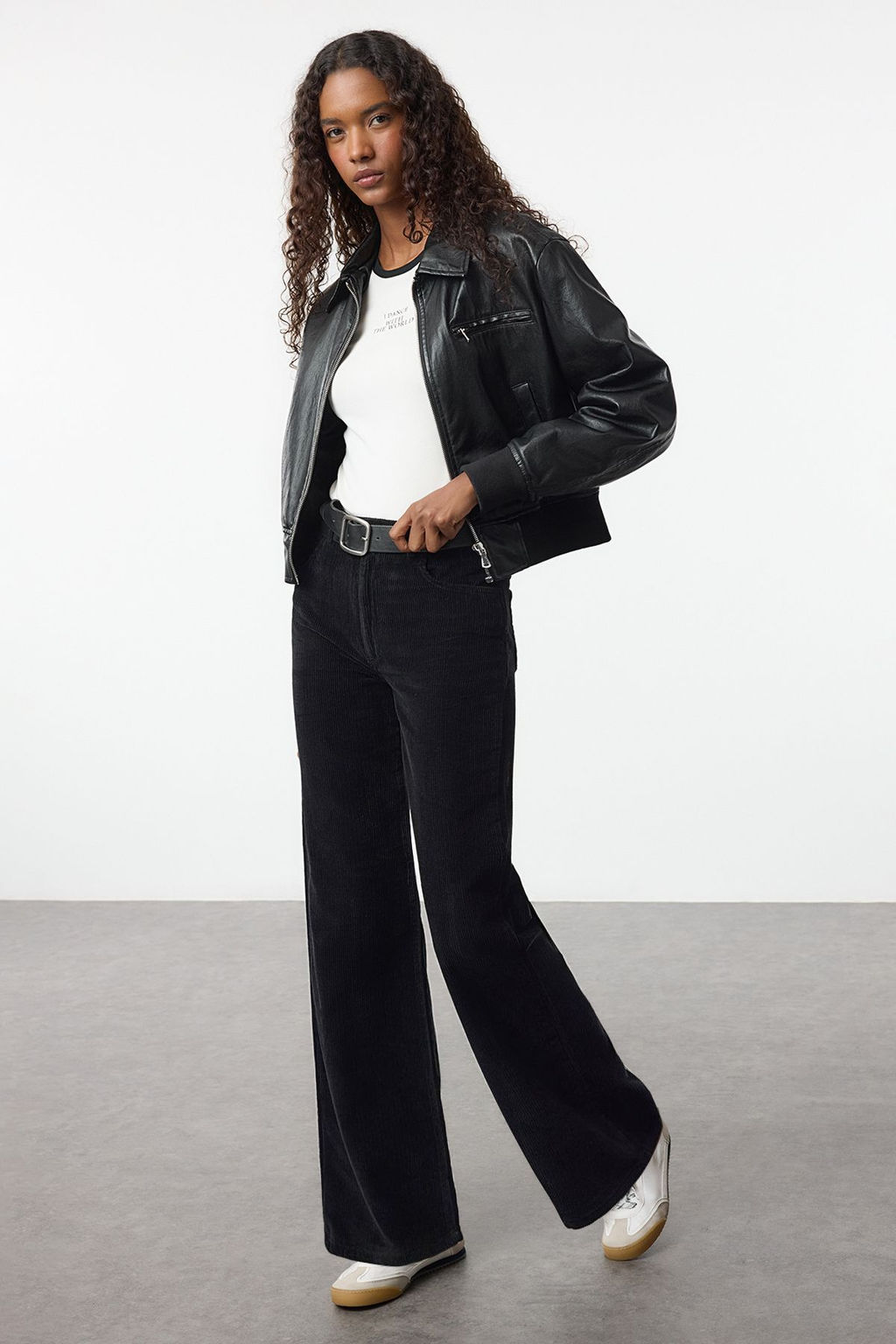 Siyah Kadife Straight/Duz Kesim Dokuma Pantolon TWOAW25PL00104
