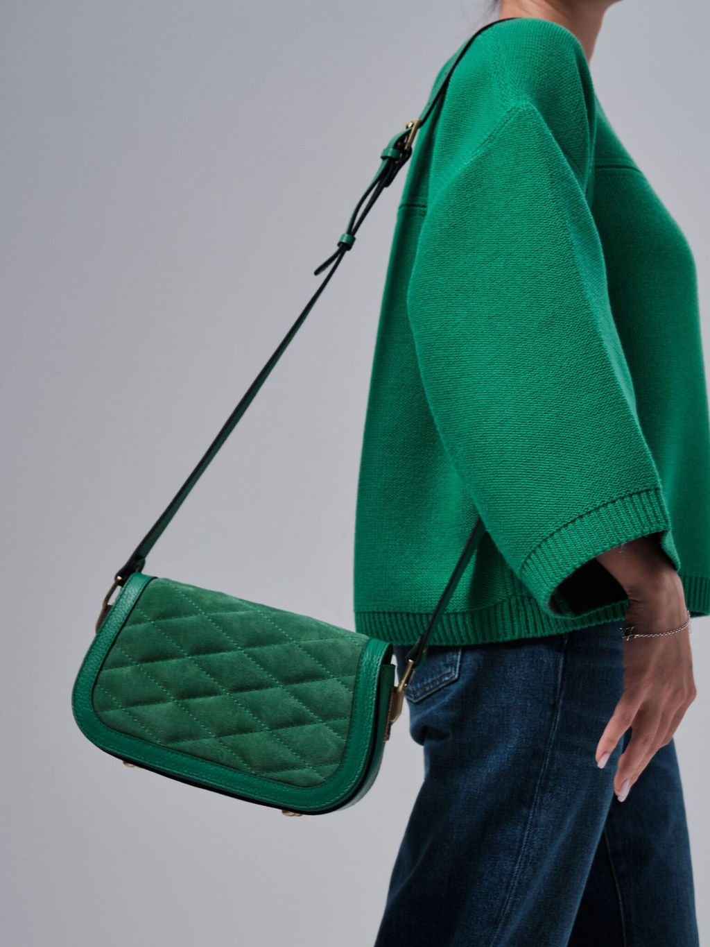 Сумка замшевая на плечо Deboro 30791 зеленая весна