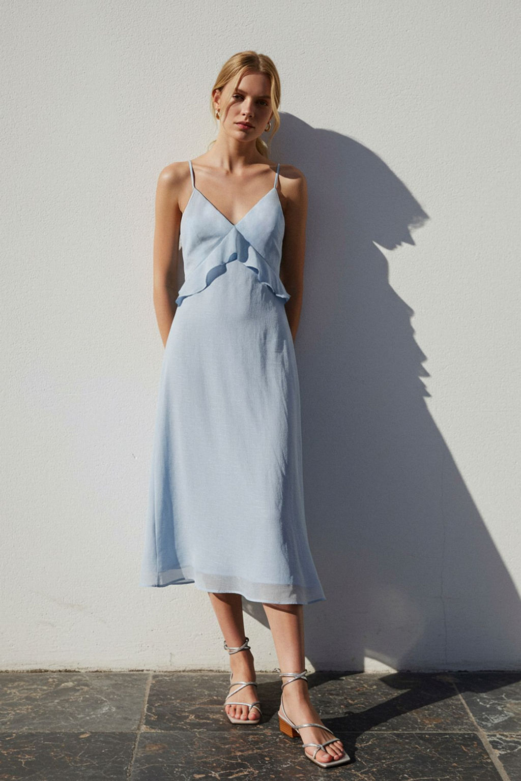 TRENDYOLMILLA Mavi Duz Kesim Kumas Ozellikli Maxi Dokuma Elbise TWOSS25EL00224