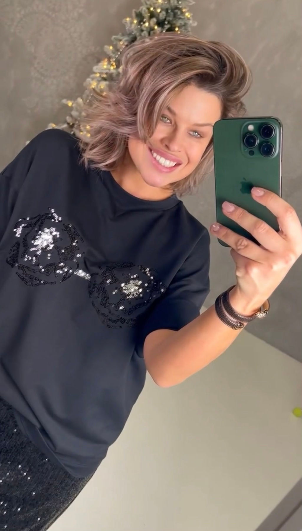 Футболка с вышивкой из паейток 5814 - Soda фото 5