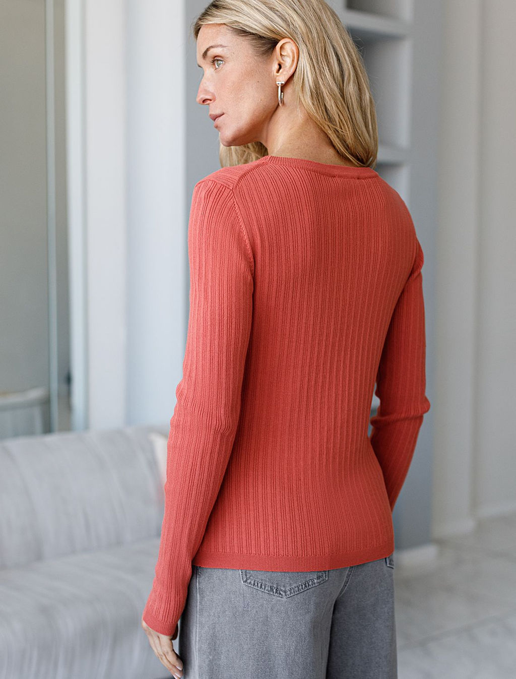 Джемпер тонкой вязки из вискозы с нейлоном