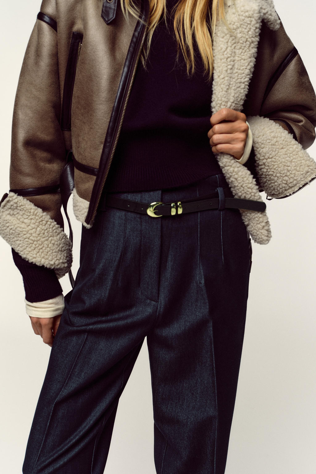 HIGH-WAIST TROUSERS WITH BELT - Zara фото 4