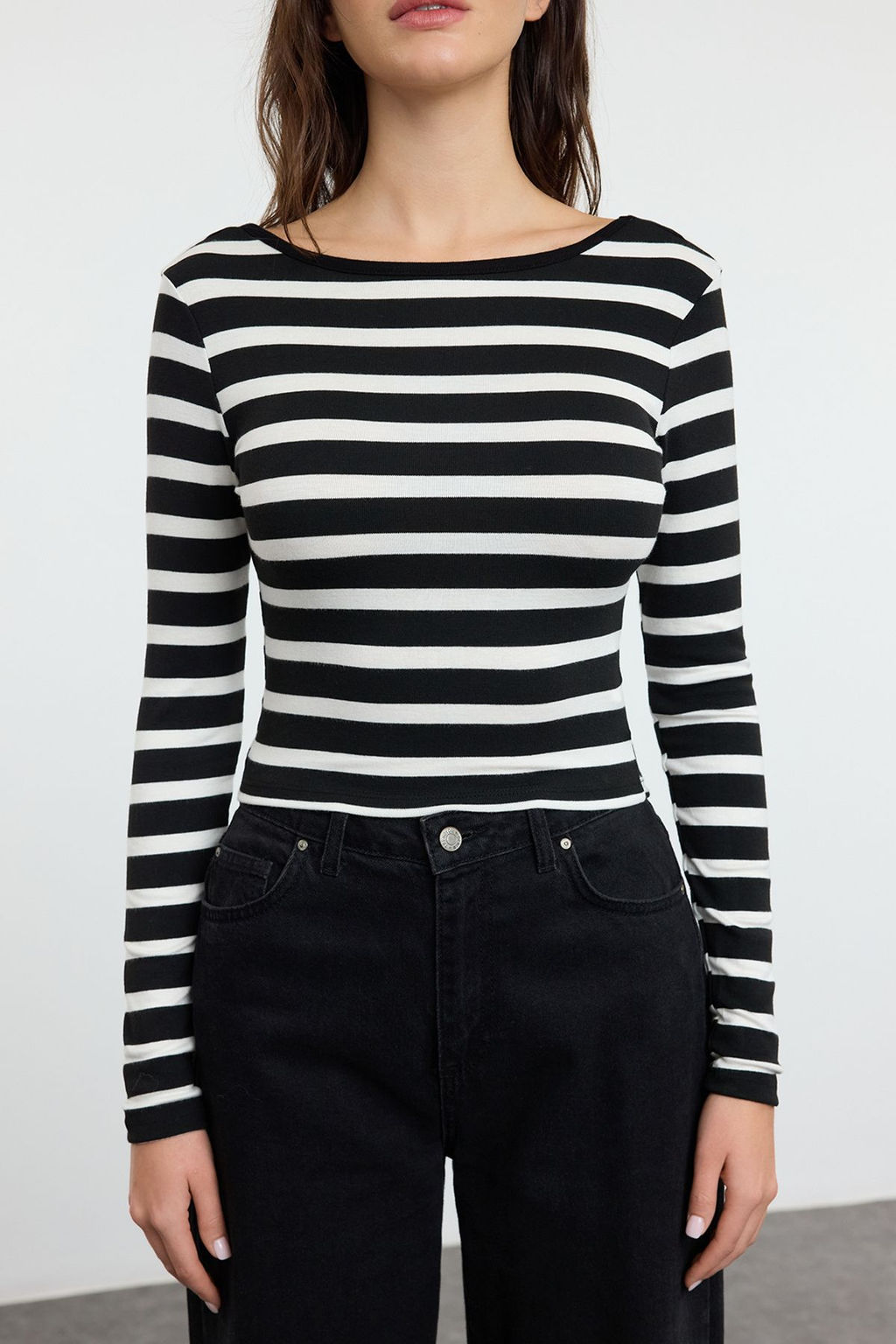 Trendyolmilla Beyaz*001 Cizgili S?rt Dekolteli Slim/Vucuda Oturan Regular/Normal Boy Orme Bluz TWOAW25BZ00009  фото 7