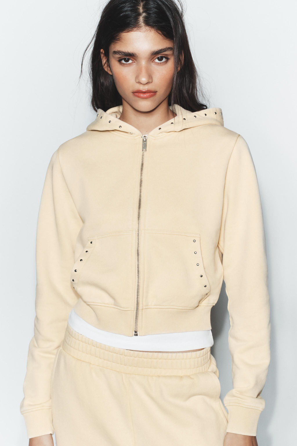 HOODIE WITH STUDS - Zara фото 5