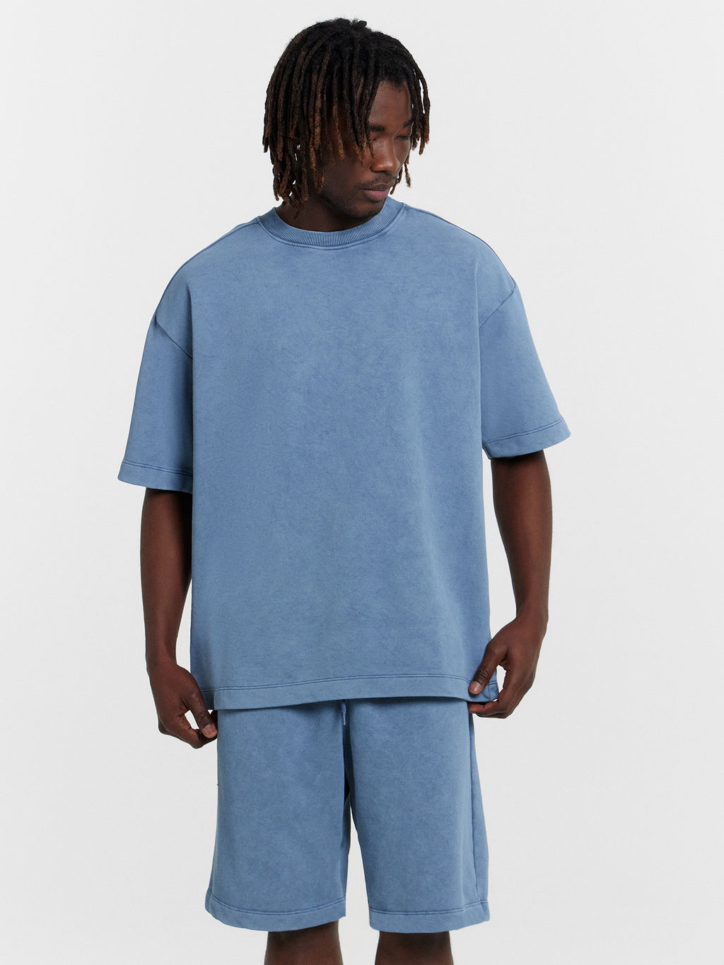 Комплект мужской синий: футболка и шорты варка на шторме 191011