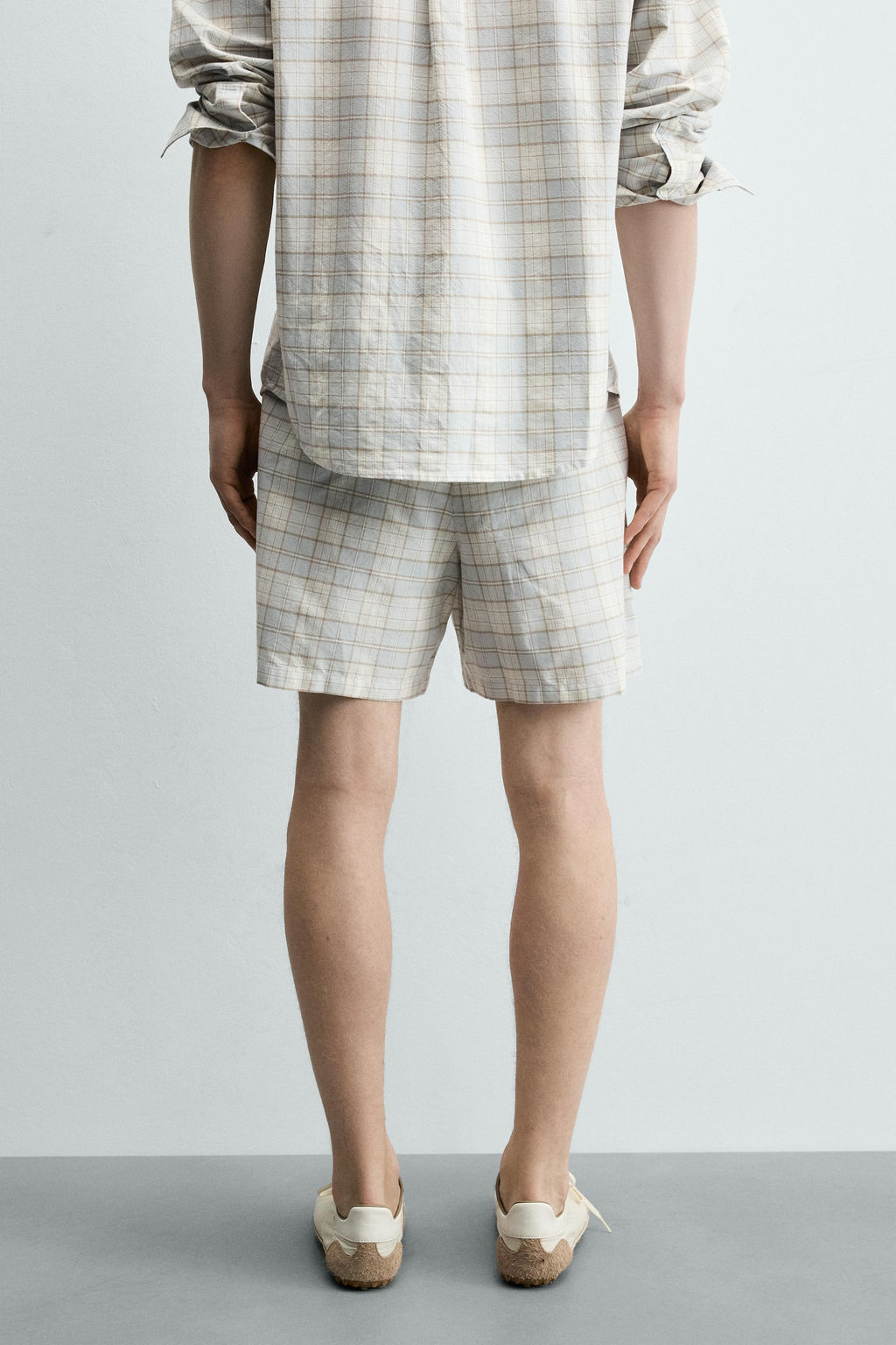 BERMUDA REGULAR FIT CUADROS / Celeste