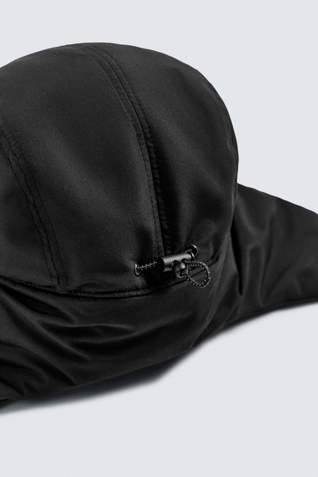 GORRA T?CNICA ACOLCHADA OREJERAS / Negro - Zara фото 6