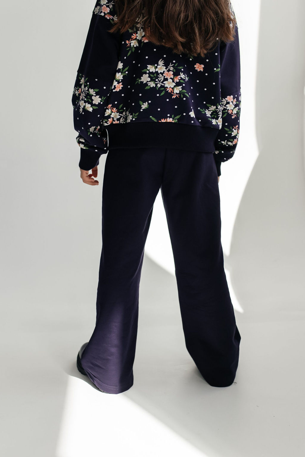 Костюм Данара(брюки+свитшот),цвет Т.Синий(букет), Футер 74%х/б 20%пэ 6%л - 5+ фото 2