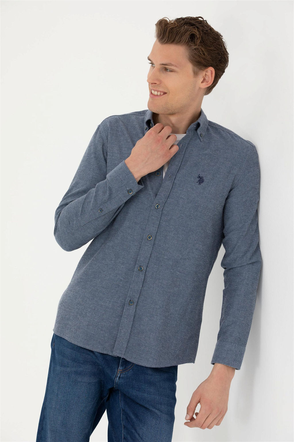 Мужская базовая рубашка цвета индиго с длинным рукавом