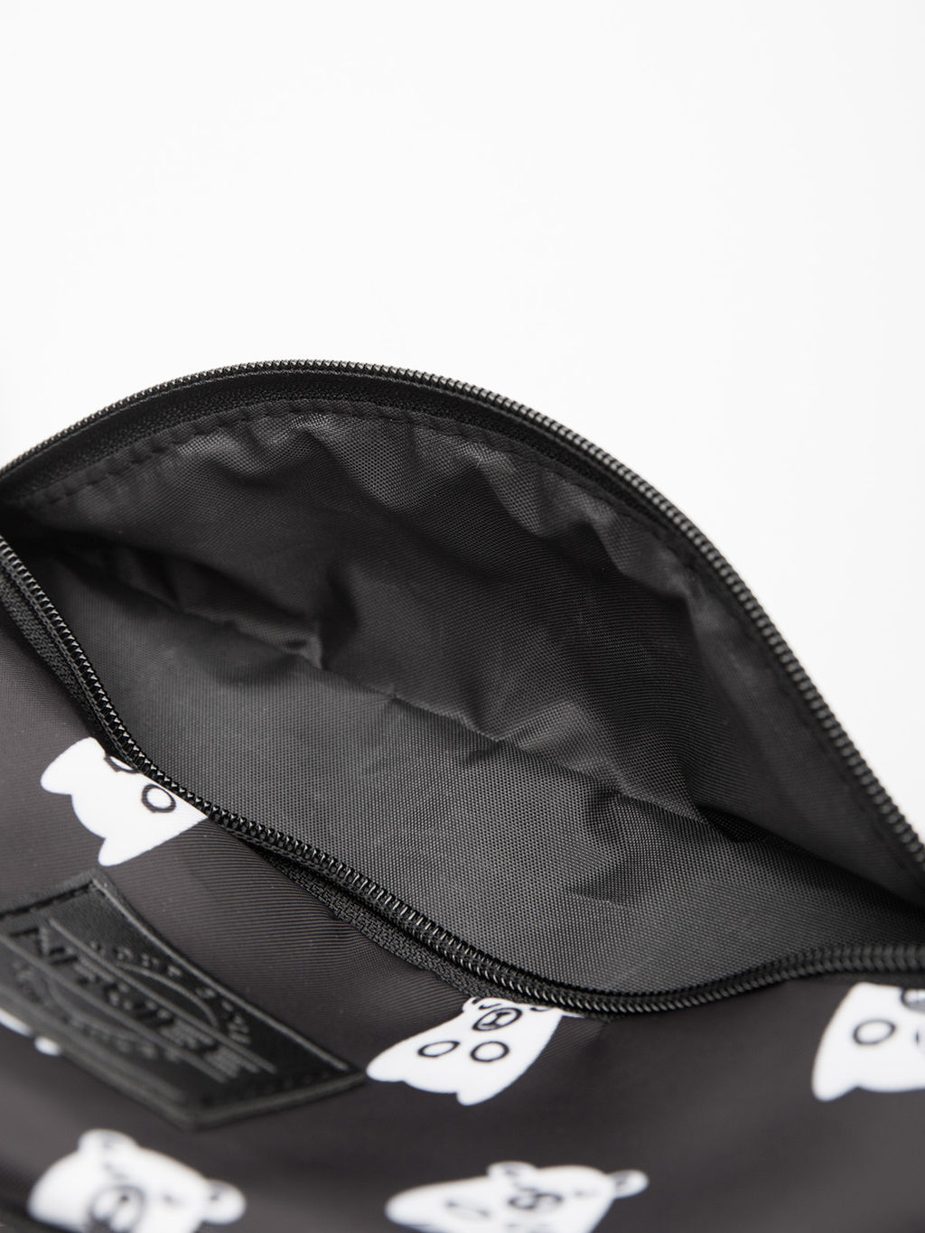 V48 401 221 Сумка поясная