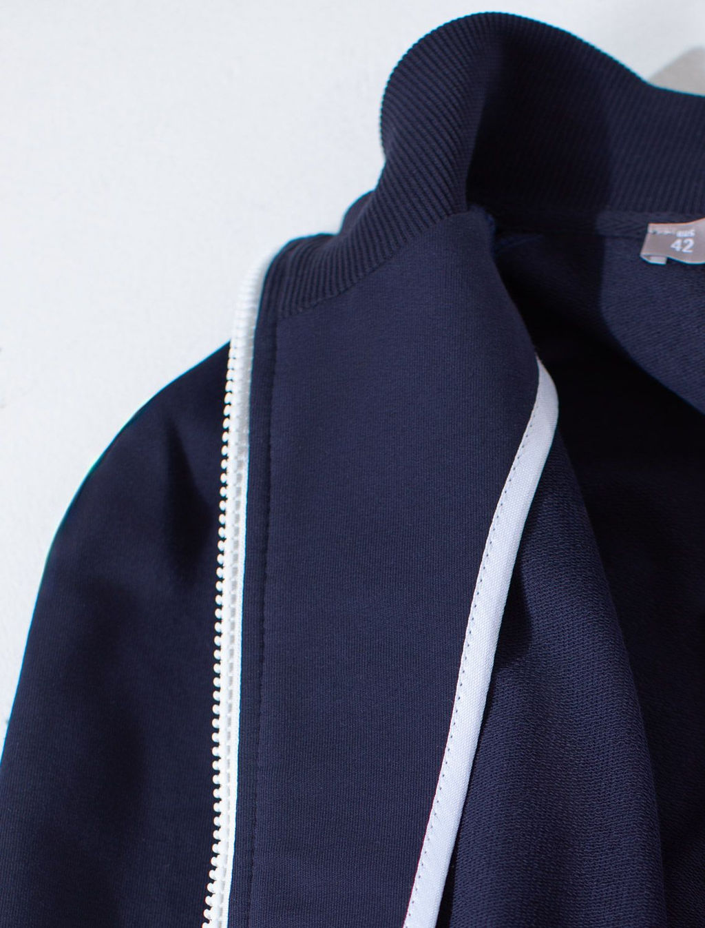 Бомбер среднего объема из футера двухнитки с эластаном - Vilatte фото 7