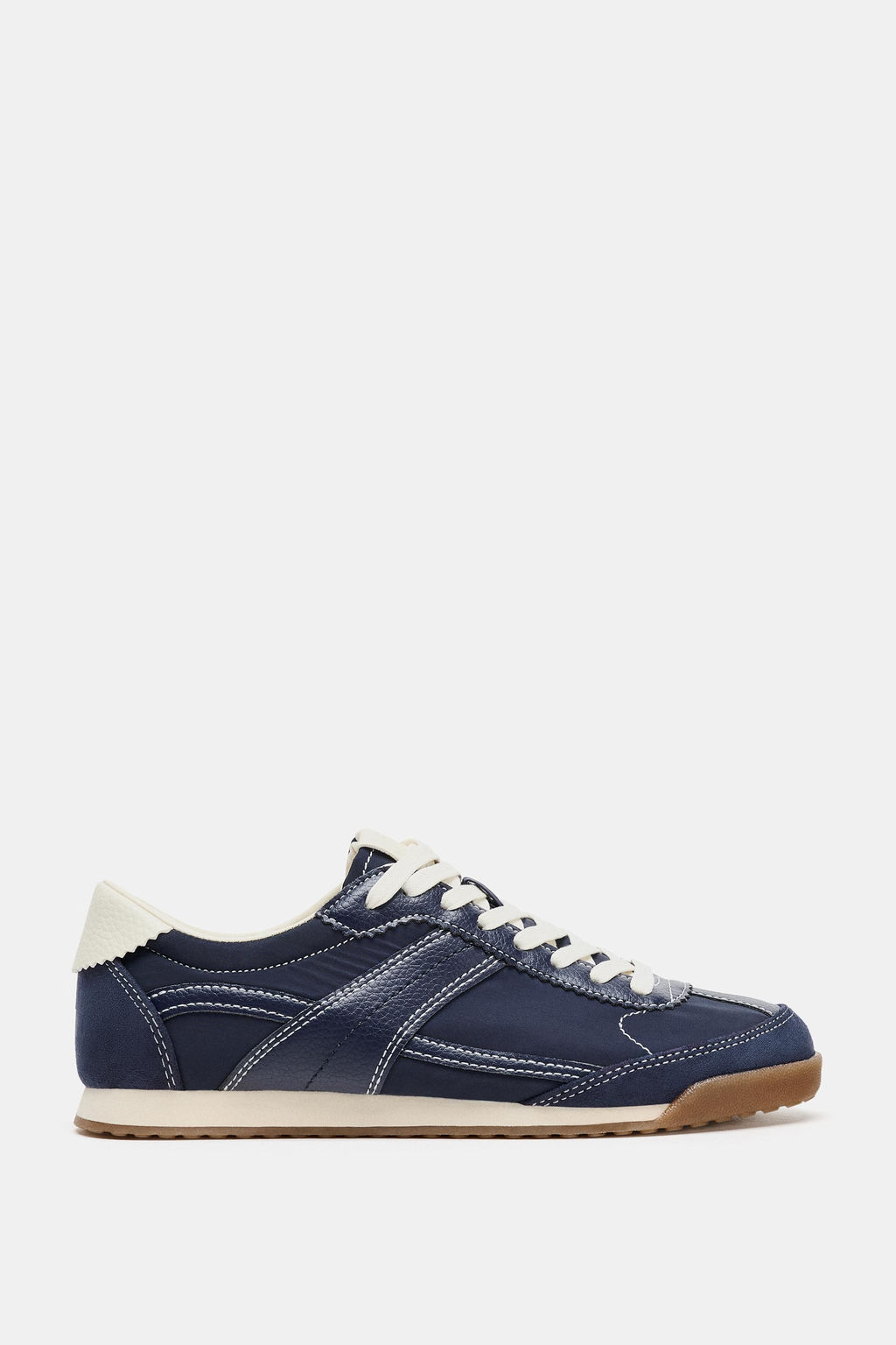 CHARM SPORTS SHOES