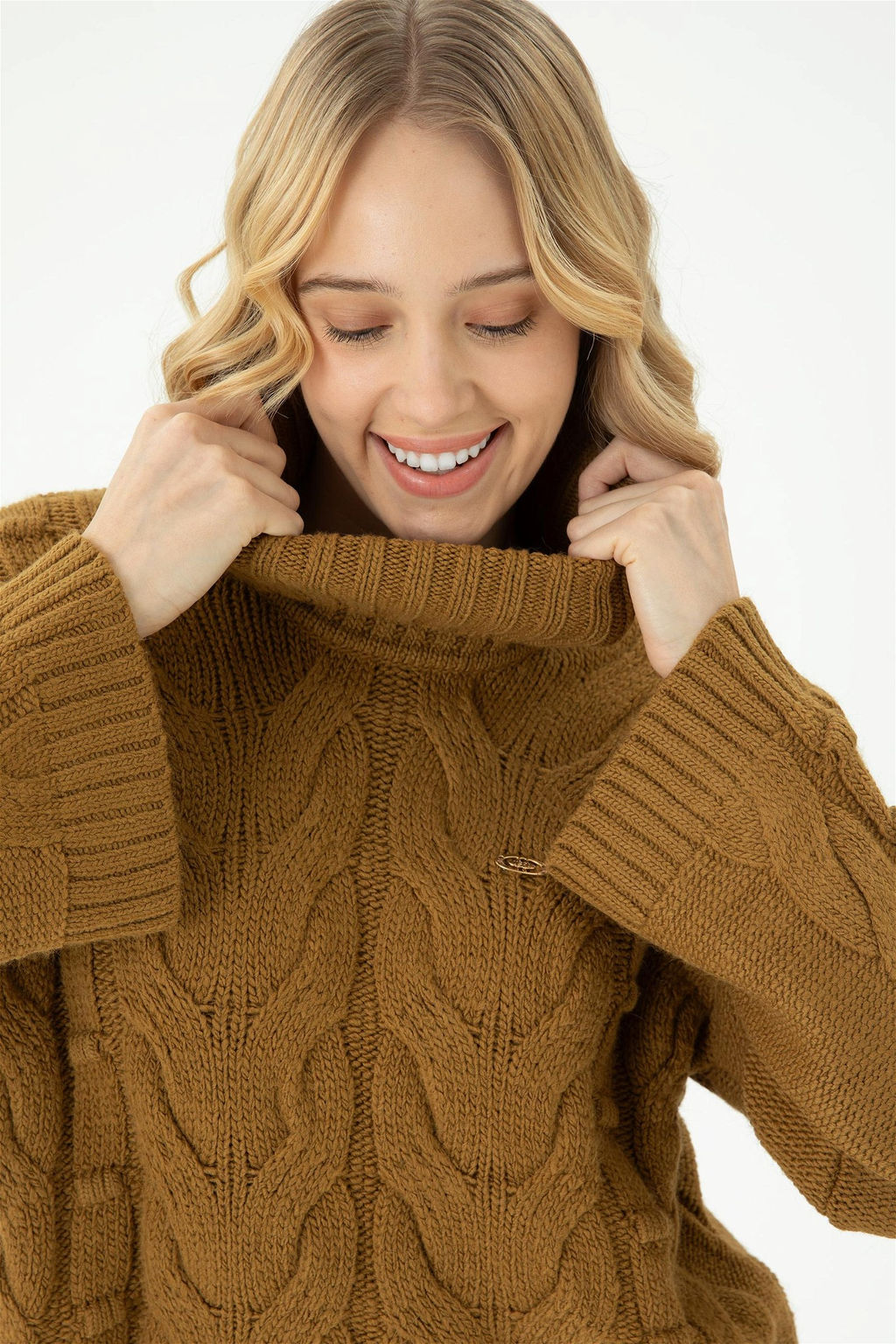 Женский легкий свитер с водолазкой цвета хаки - U.s. polo assn фото 10