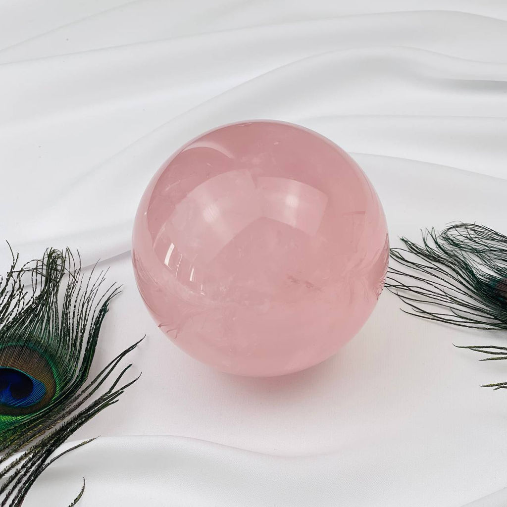 Шар из мадагаскарского Розового кварца
