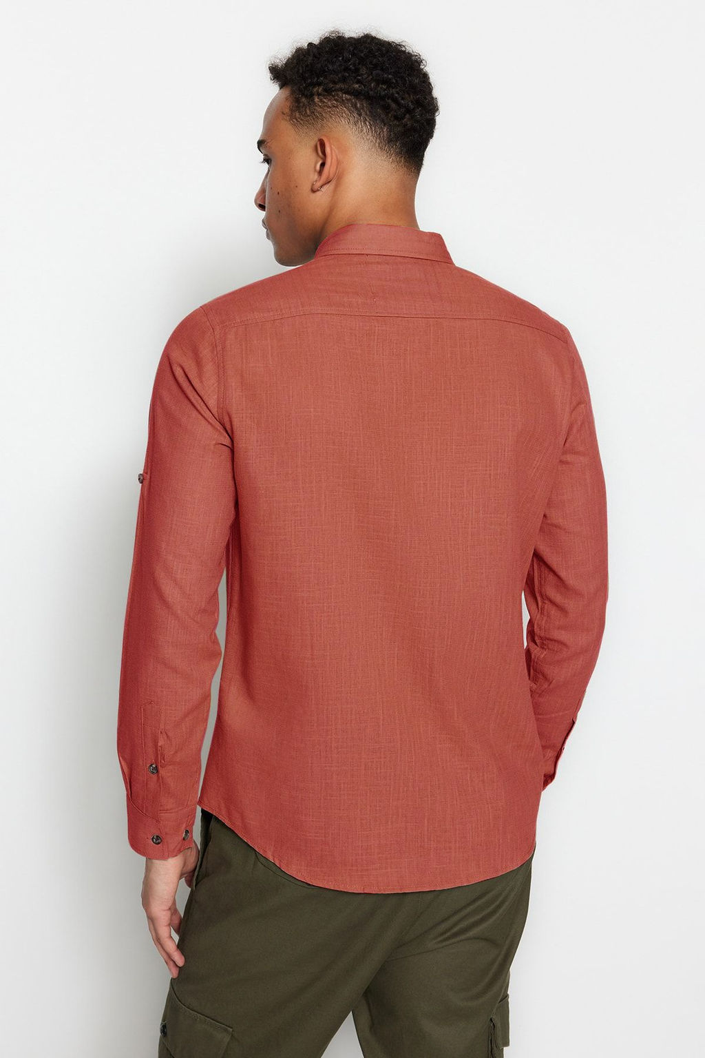 TRENDYOL MAN Koyu Yesil Dugmeli Yaka Apoletli Slim Fit Uzun Kol %100 Pamuklu Keten Gorunumlu Gomlek TMNSS20GO0189 - Trendyolmilla фото 93