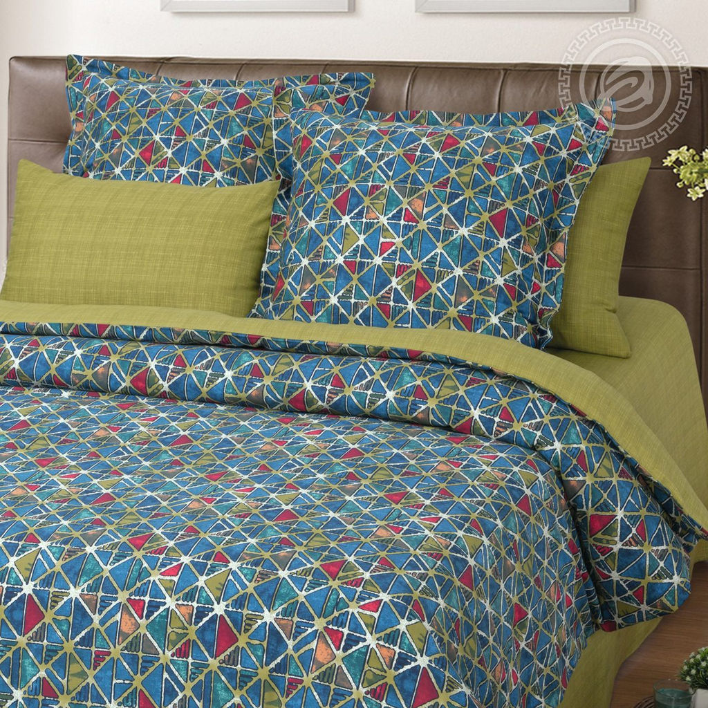 Постельное белье Сантьяго (сатин Россия) 2 сп. с Евро/Пододеяльник (молния): 1 шт. - 215*175; Простыня: 1 шт. - 215*240; Наволочка (клапан, ушки): 2 шт. - 70*70 Россия