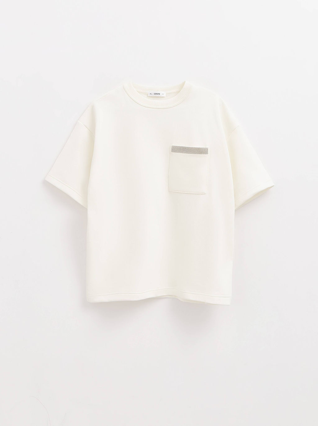 CONTE Удлиненная футболка из футера c карманом и аппликацией из стразов LD 2596 off-white