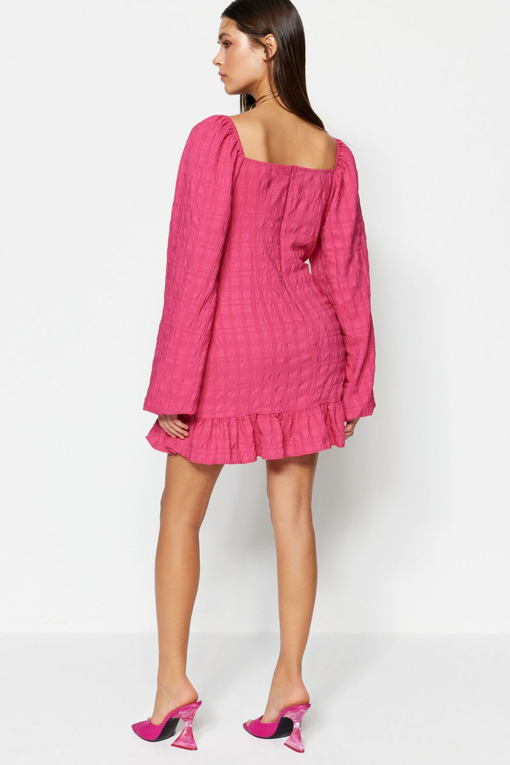 TRENDYOLMILLA Bridal Ekru Vucuda Oturan Dokulu Astarl? Dokuma K?sa Dugun/Nikah S?k Abiye Elbise TPRSS23EL00024  фото 6