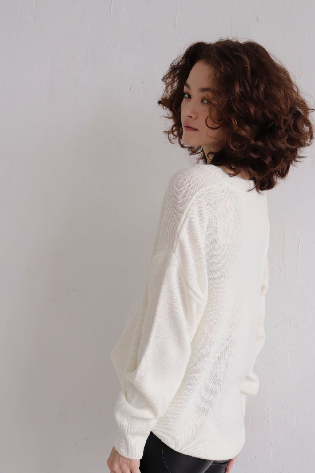 Базовый пуловер с V-образным вырезом - Martichelli фото 9