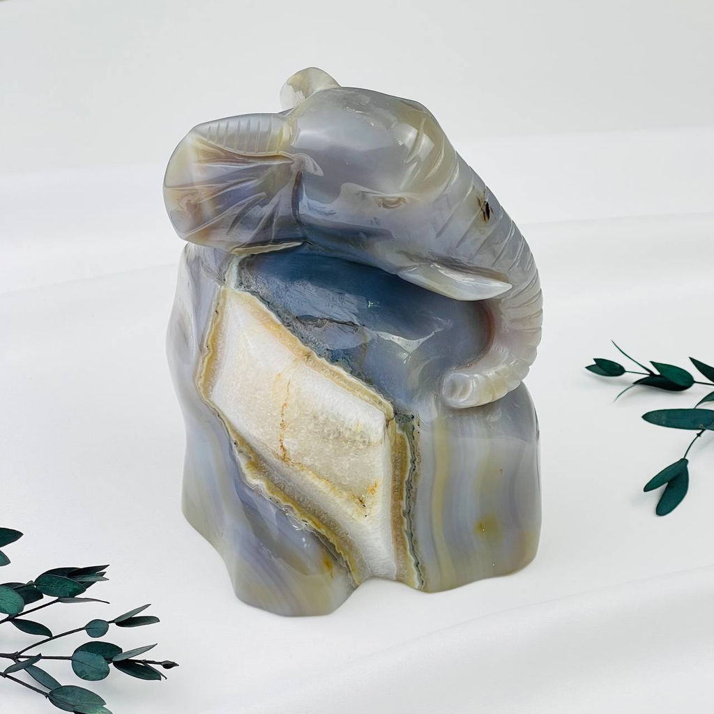 Слон резной из камня Агат серый с жеодой - Радуга самоцветов фото 2