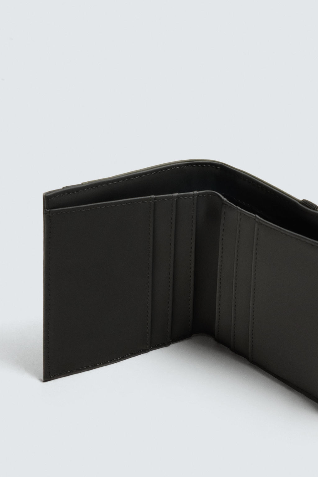 RUBBERISED WALLET WITH COIN POUCH - Zara фото 5