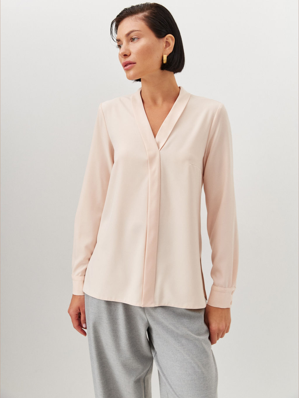 Блузка из сатина с V вырезом персик 20% шелк 35% вискоза 45% полиэстер - Tantino фото 4
