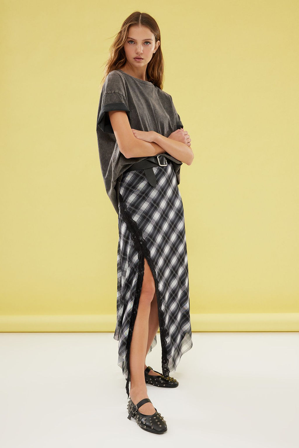 TRENDYOLMILLA Siyah Ekose Desenli Tul Dantel detayl? Esnek Etek TWOSS25ET00067 фото 6