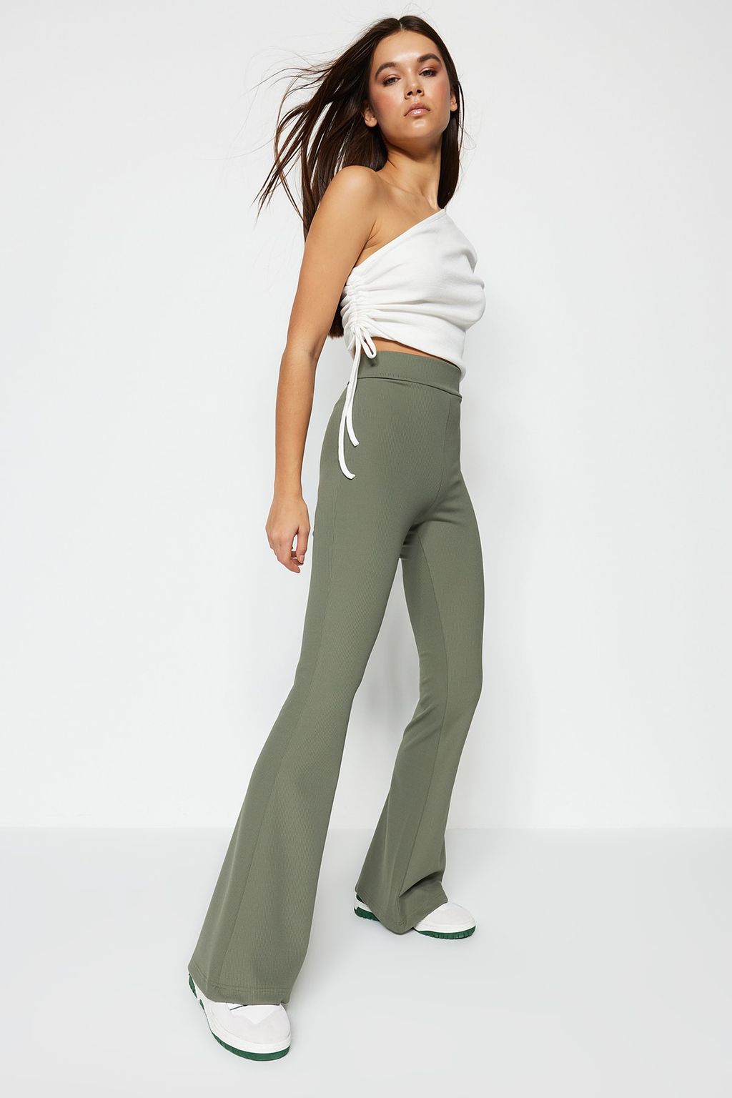 TRENDYOLMILLA Siyah Fitilli Flare/Ispanyol Paca Yuksek Bel Esnek Orme Tayt Pantolon TWOSS23PL00135