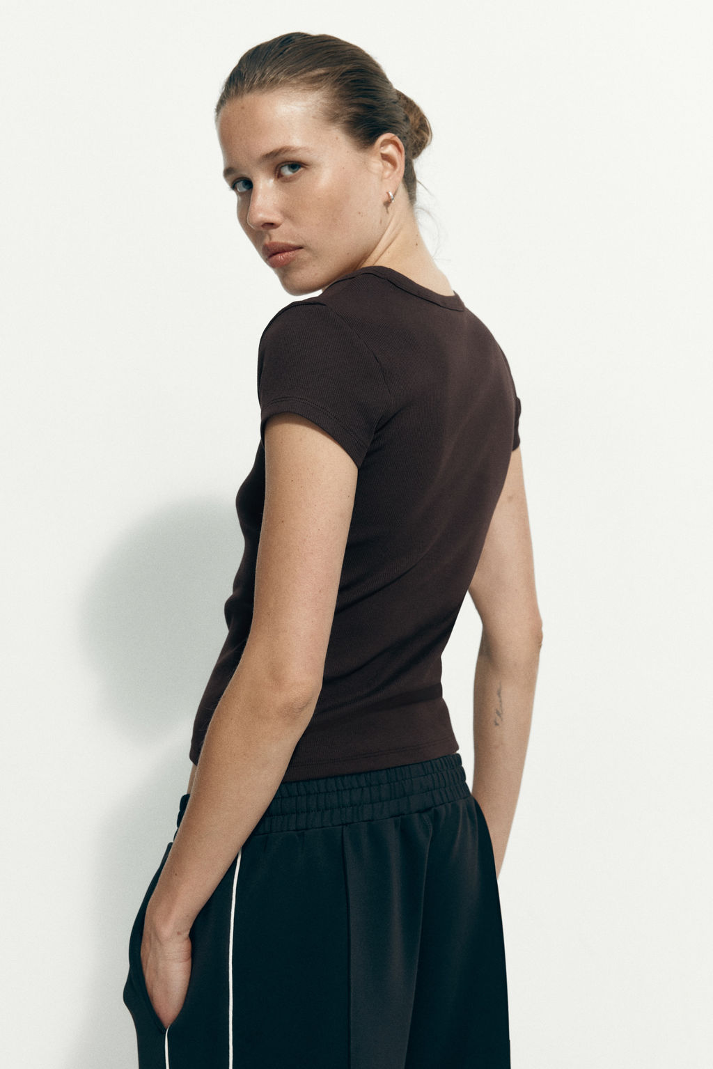 Camiseta acanalada con escote en U - H&m фото 8