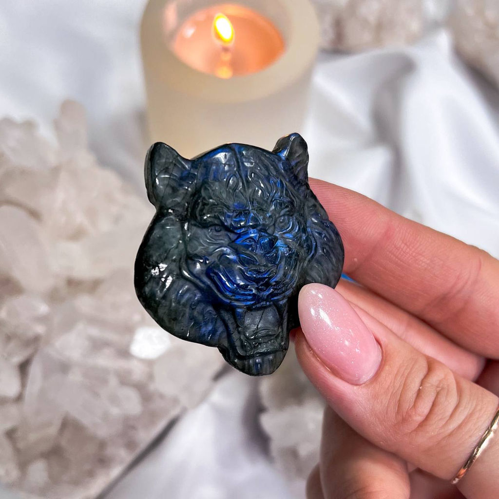 Фигурка резная "Тигр" из Лабрадора