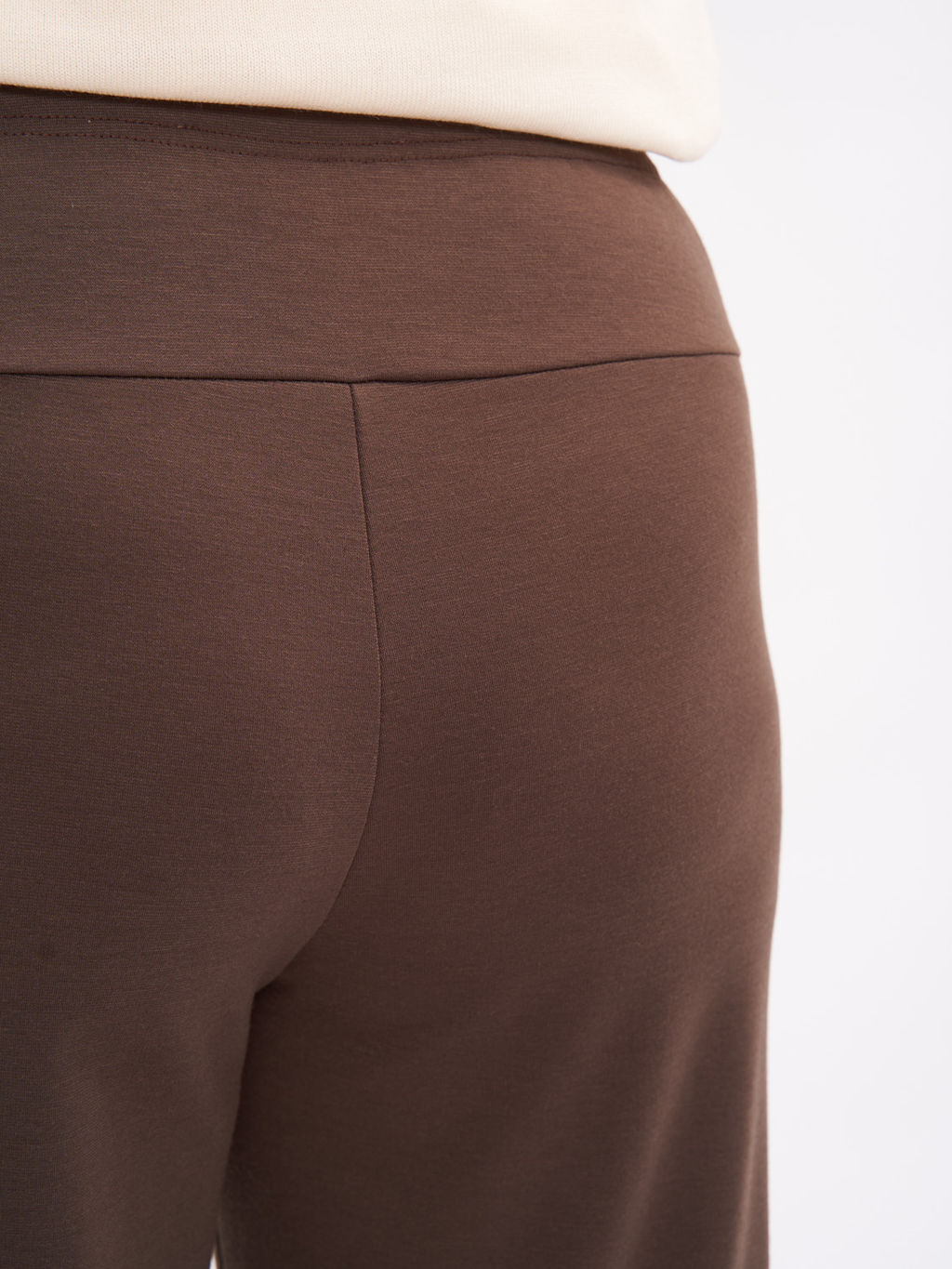 Брюки из плотного трикотажа ZBB23506BRW19 - Артесса фото 5