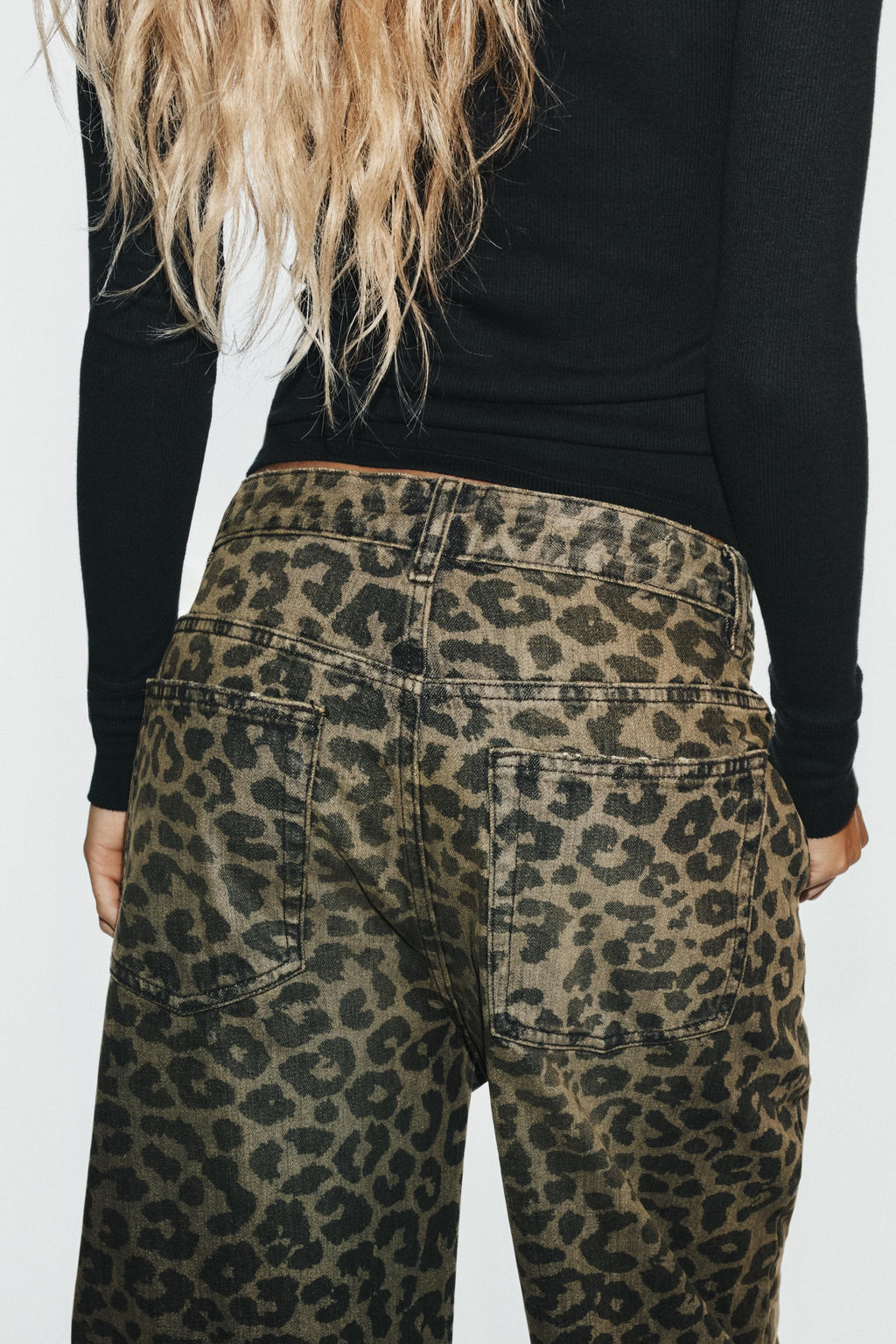 JEANS TRF BAGGY ESTAMPADO ANIMAL / Verde - Zara фото 4