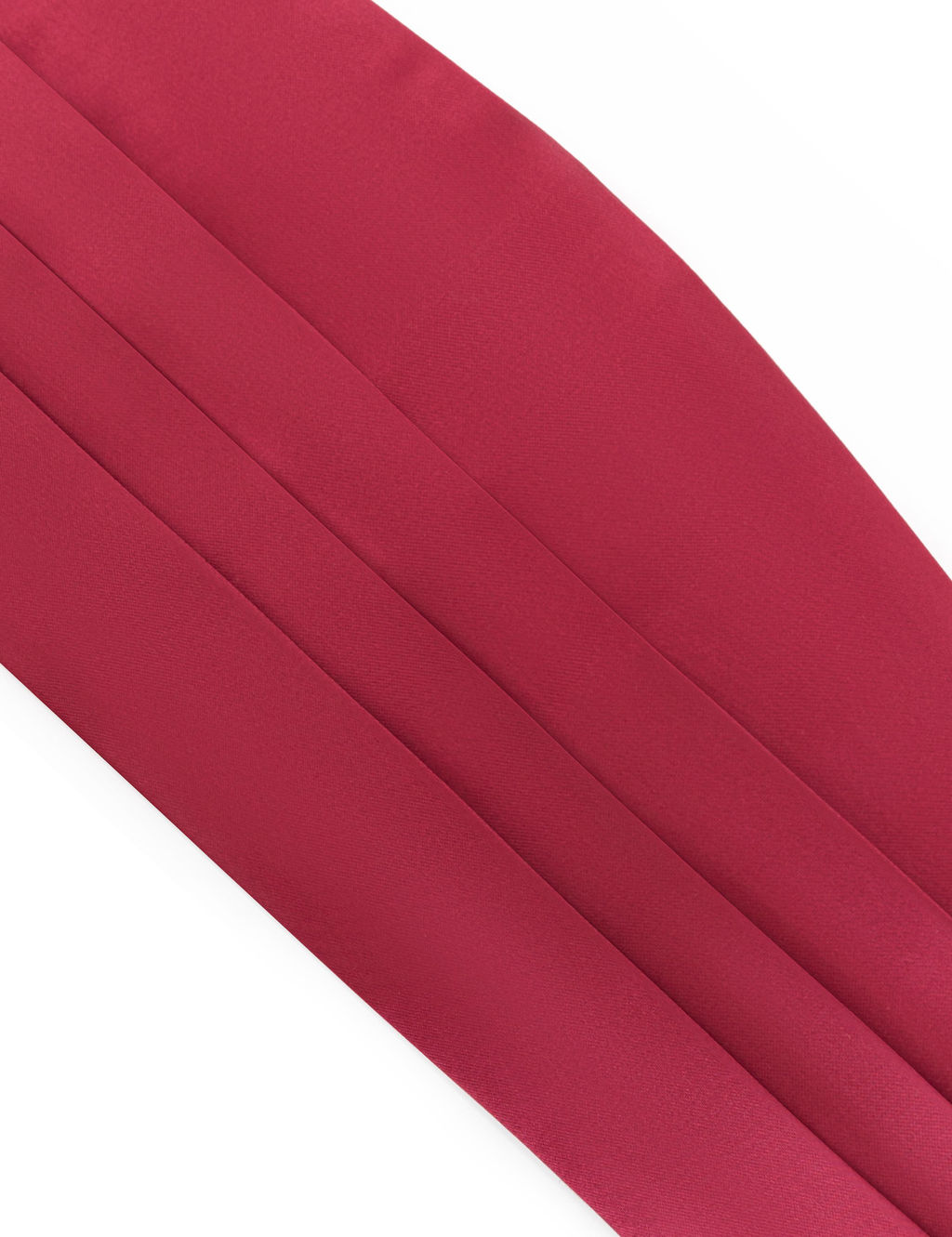 Бордовый костюм с галстуком-бабочкой и поясом