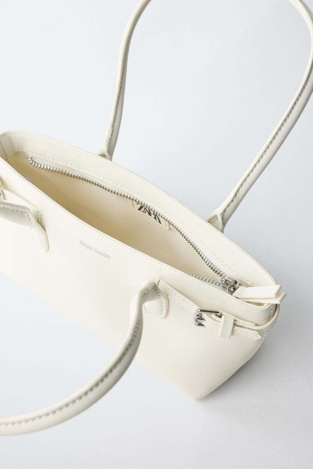 BUCKLE DETAIL SHOULDER BAG