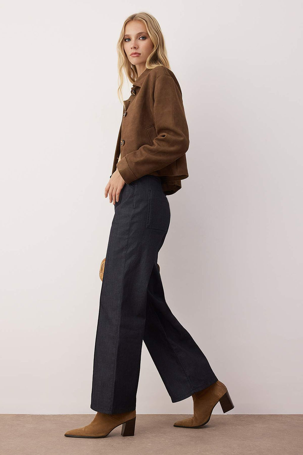 Koyu Mavi Nervur Detayl? Yuksek Bel Wide Leg Jeans TWOAW26JE00140