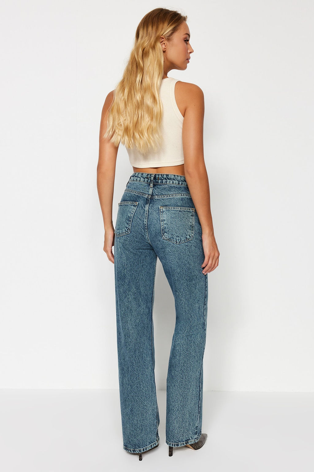 TRENDYOLMILLA Mavi Soluk Efekt Vintage Yuksek Bel Wide Leg Jeans TWOAW24JE00089  фото 19