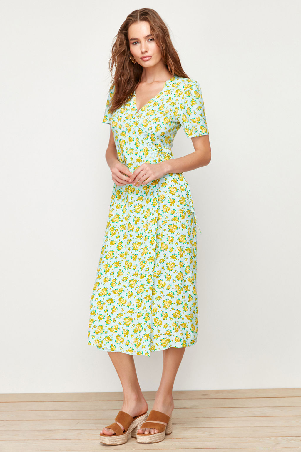 Cok Renkli Cicekli Kruvaze Midi Dokuma Elbise TWOSS24EL00492