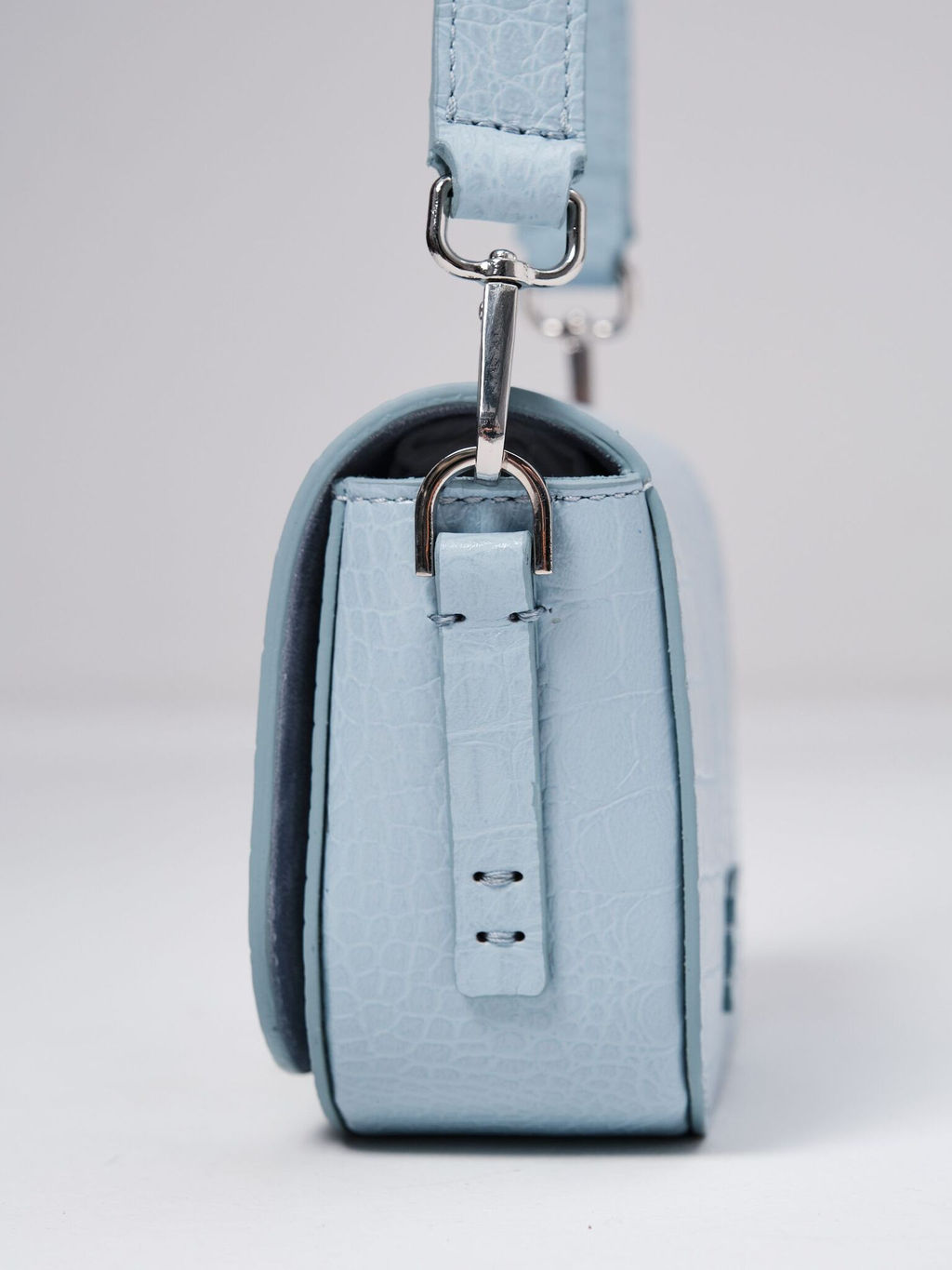 Сумка на плечо Deboro 30879 голубая вода/крок