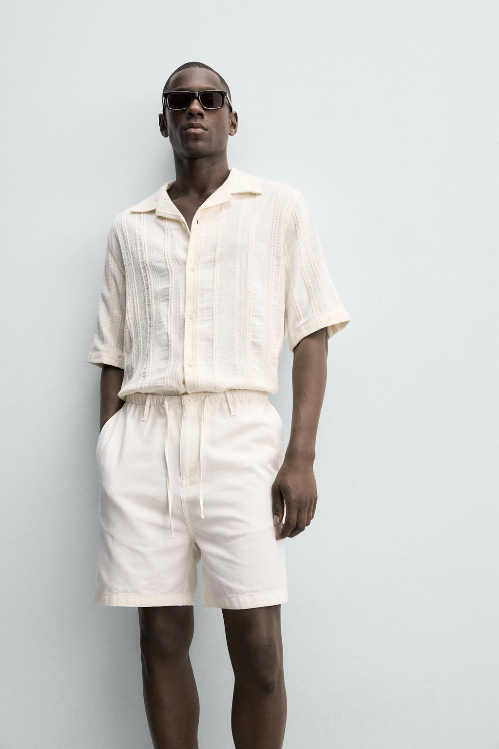 BERMUDA REGULAR FIT MEZCLA ALGOD?N / Blanco roto