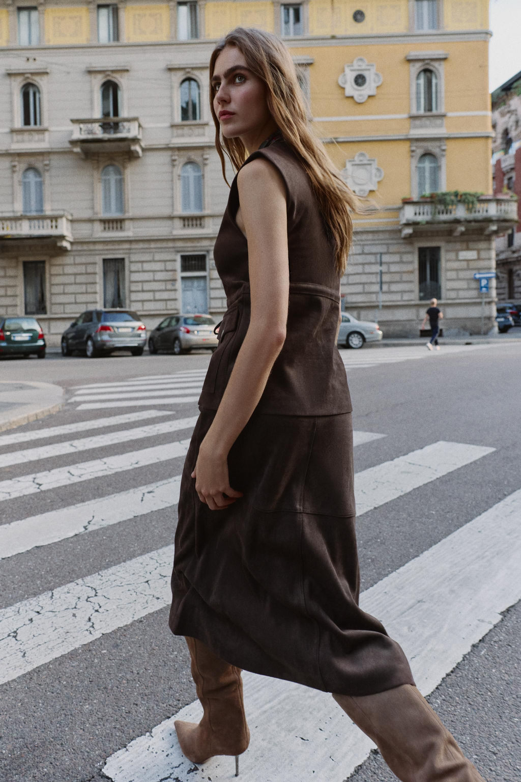 FAUX SUEDE WAISTCOAT WITH POCKETS - Zara фото 3