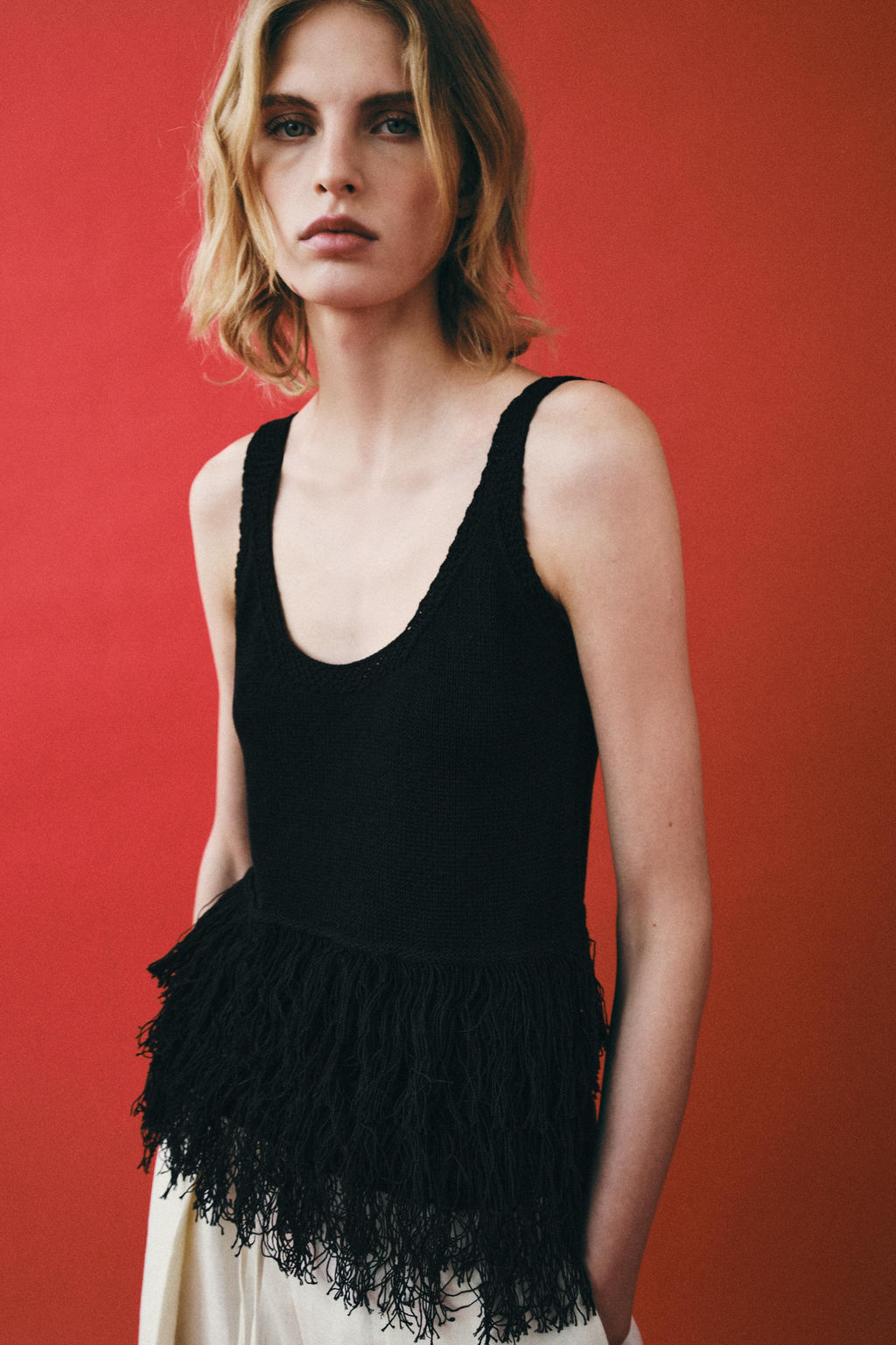 TOP PUNTO FLECOS / Negro