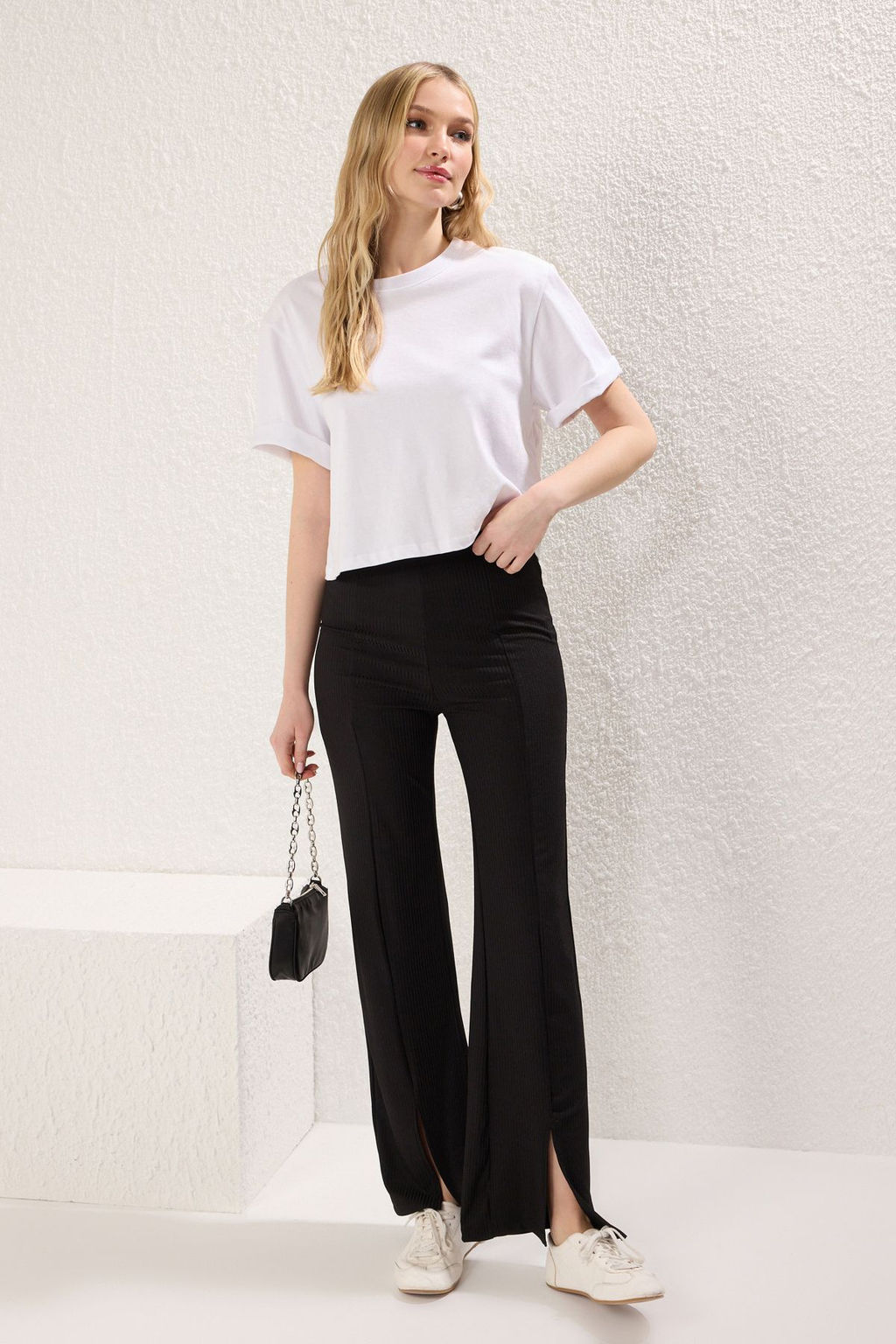 Siyah Duz Y?rtmac Detayl? Yuksek Bel Straigth Esnek Orme Pantolon TWOSS22PL0243