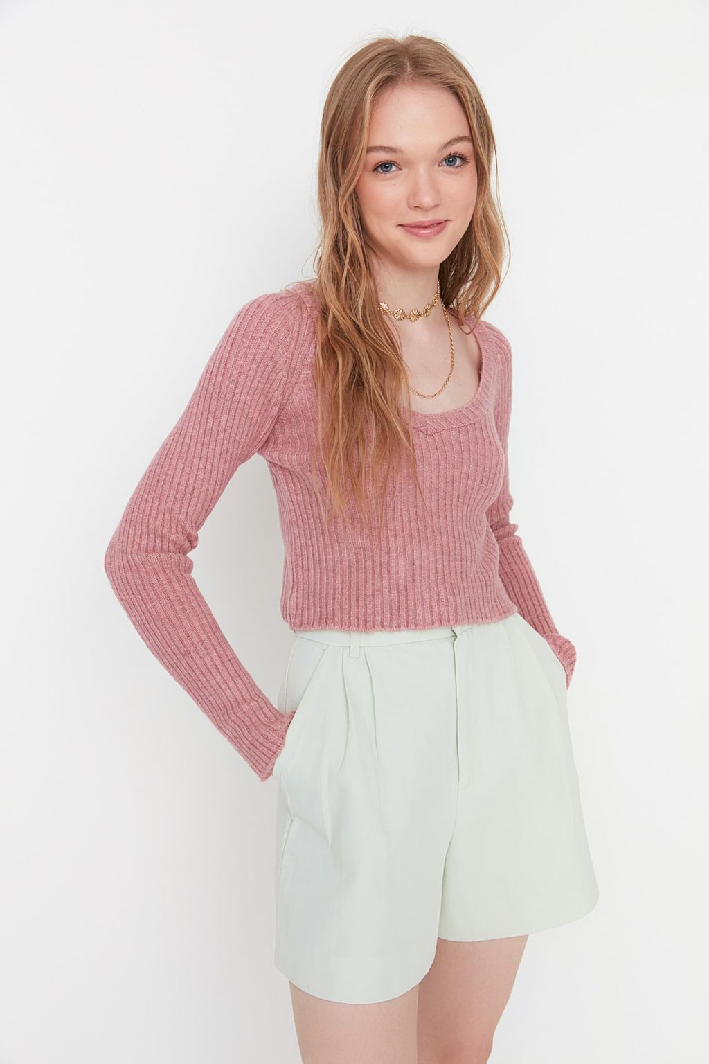 Gul Kurusu Crop Yumusak Dokulu Basic Triko Kazak TWOAW22KZ1453 - Trendyolmilla фото 2