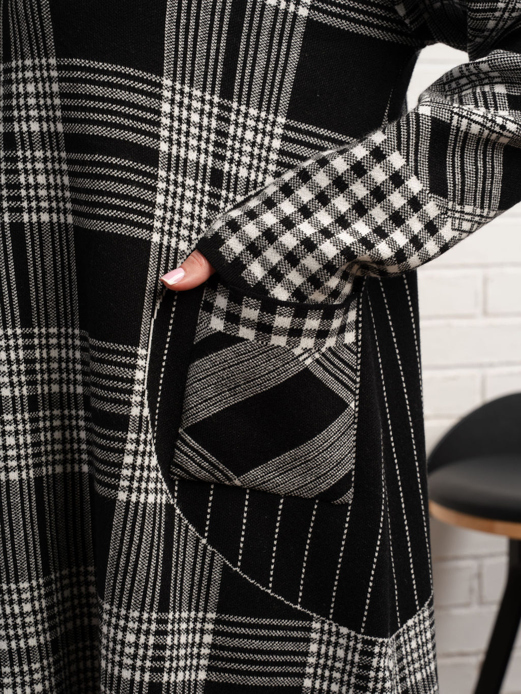 Платье Добринка (черно-белое) П15106-18М