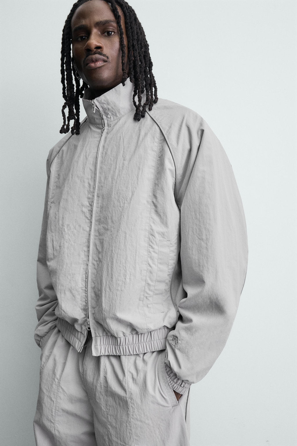 CHAQUETA T?CNICA CONTRASTES / Gris claro - Zara фото 5