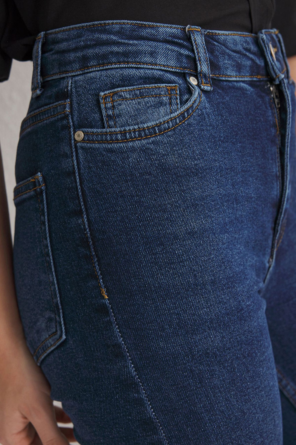 TRENDYOLMILLA Siyah Yuksek Bel Flare Jeans TWOSS25JE00110 фото 15