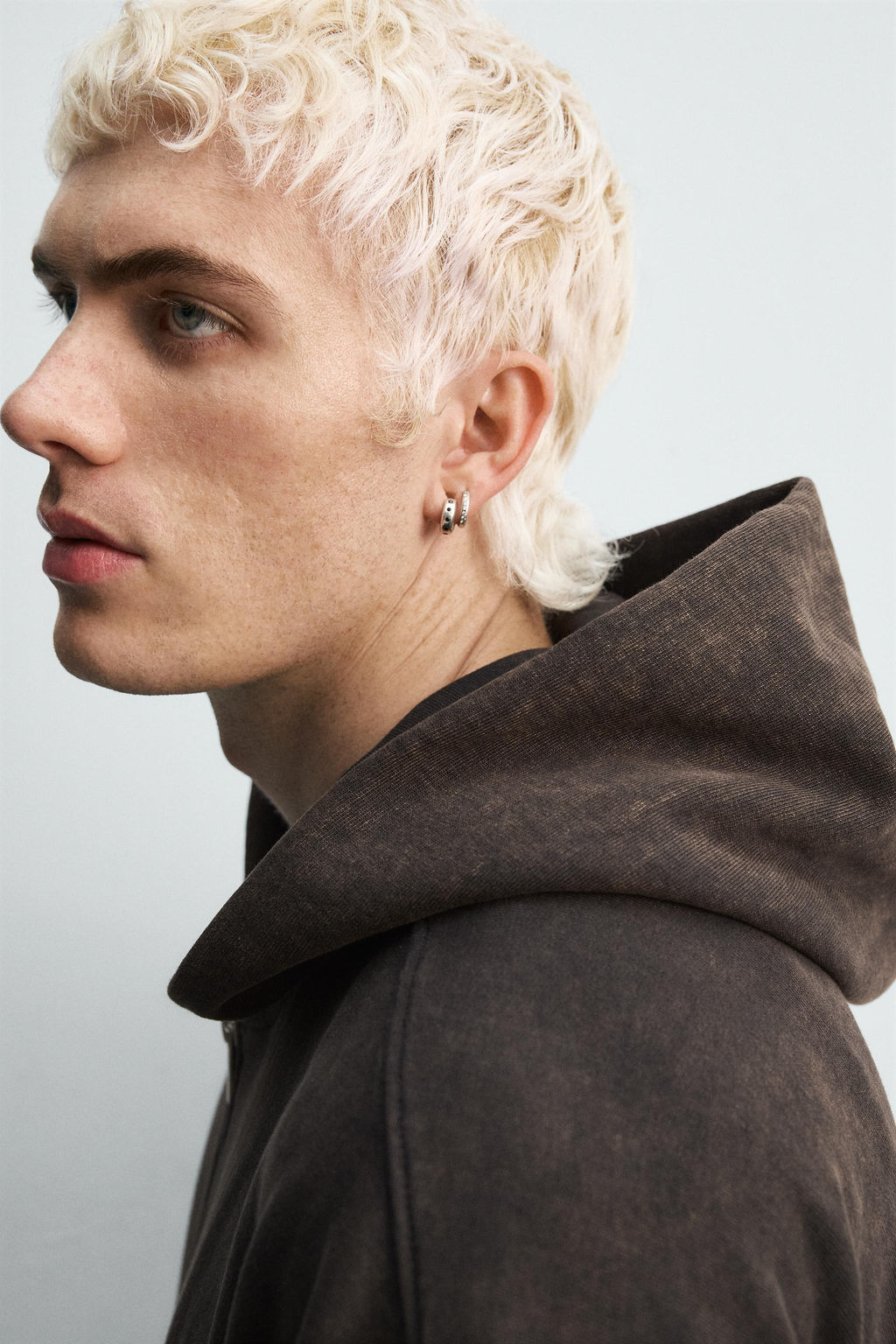 CROPPED FIT HOODIE